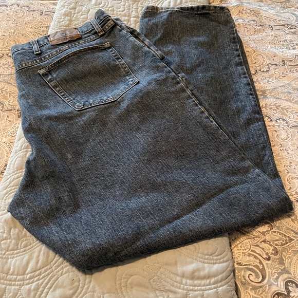 Wrangler Other - Men’s Wrangler Jeans 42 waist 32 inseam